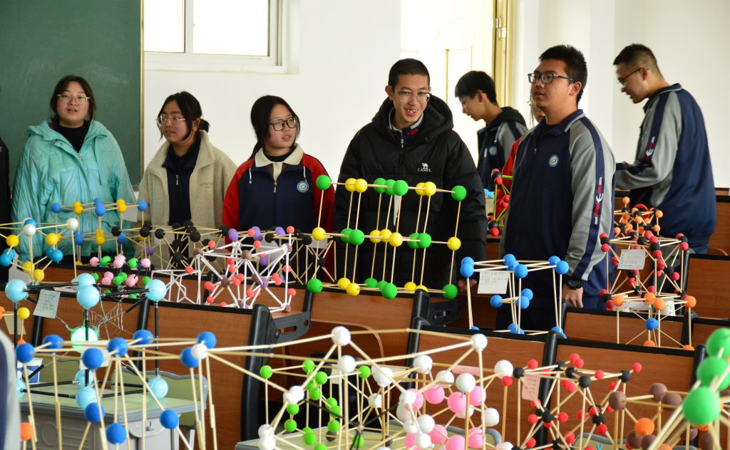 以模促学探晶胞 以赛践知展素养