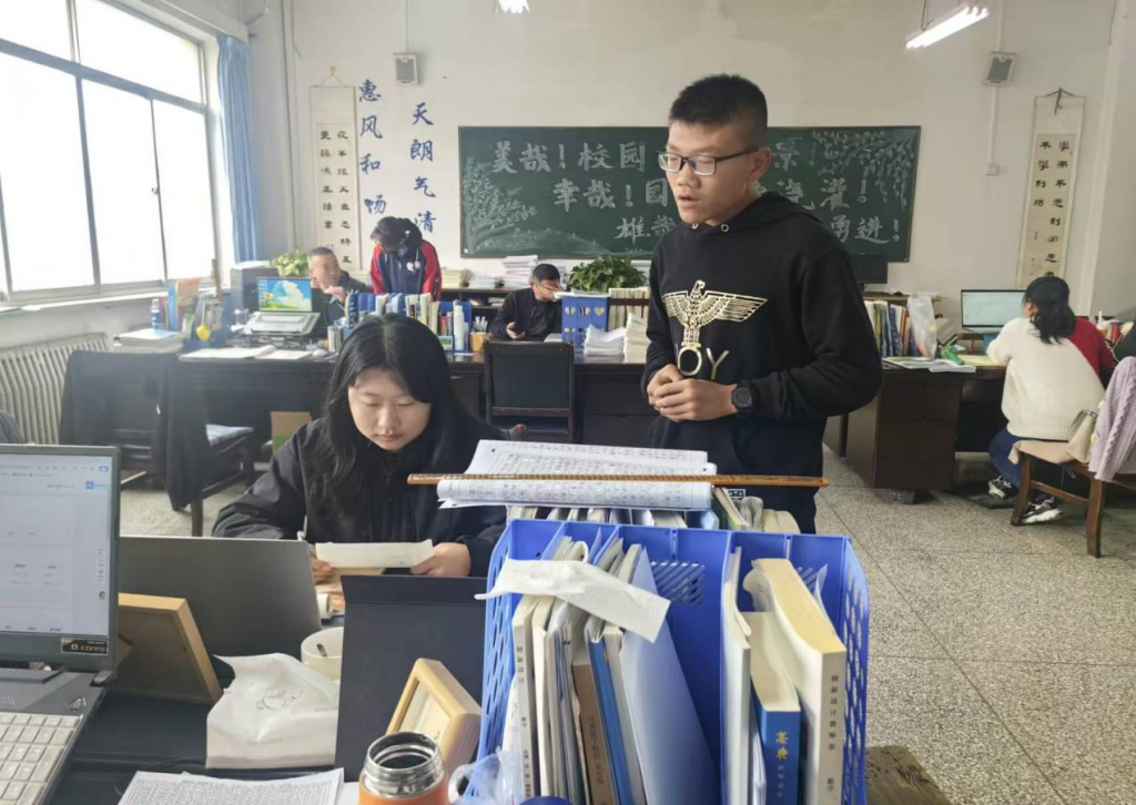 党建引领铸师魂 先锋示范显担当