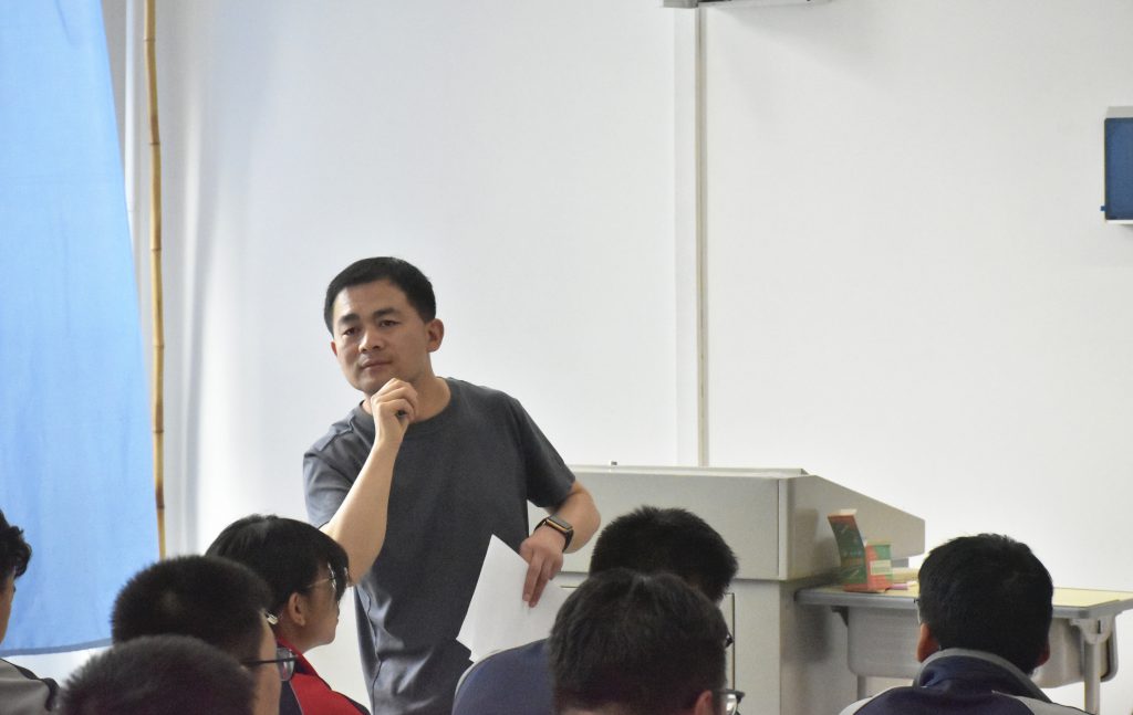 同台竞技展教师风采 精研课堂筑育人根基 同台竞技展教师风采 精研课堂筑育人根基