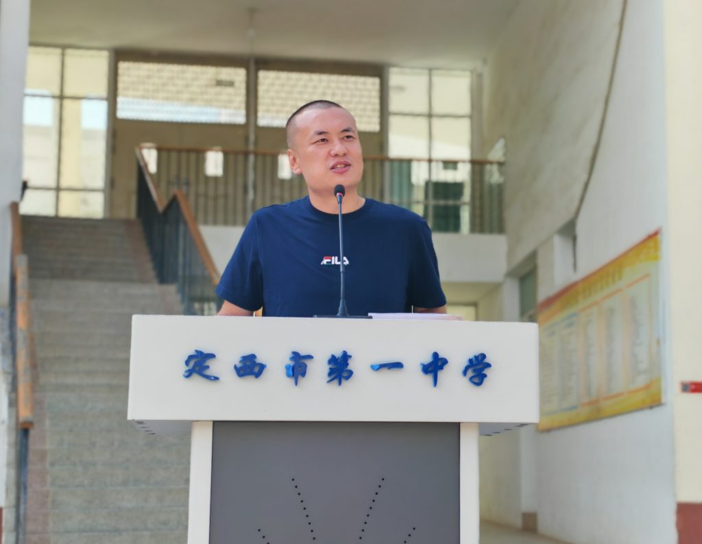 薪火相传育桃李 校友反哺启新程
